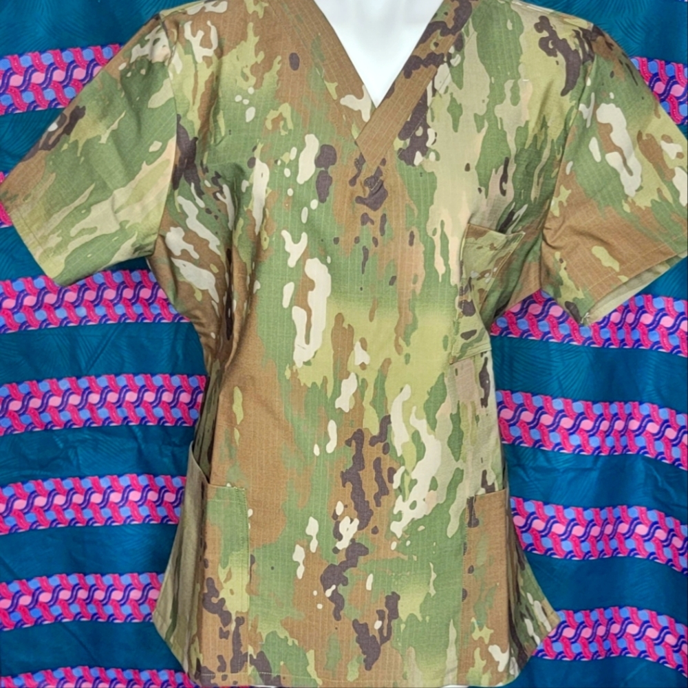 Complete Camouflage scrub